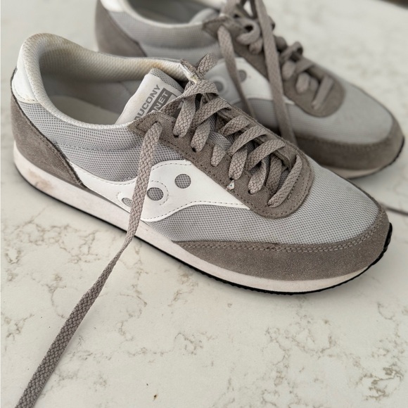 Saucony Classic Gray and White Running Shoes - Picture 3 of 9